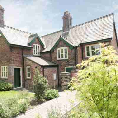 Just A Cottage, Newlands Farm Hotel Exterior