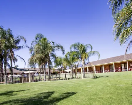 Tocumwal Golf Resort Hotels in Tocumwal