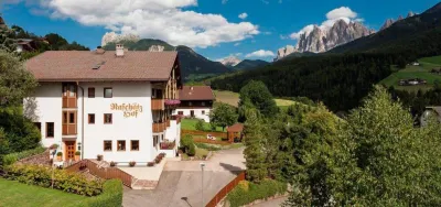 Raschötzhof Hotels near Parco Naturale Puez-Odle, Funes Bz