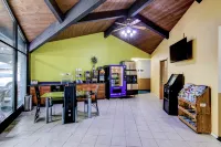 Bloomer Inn & Suites