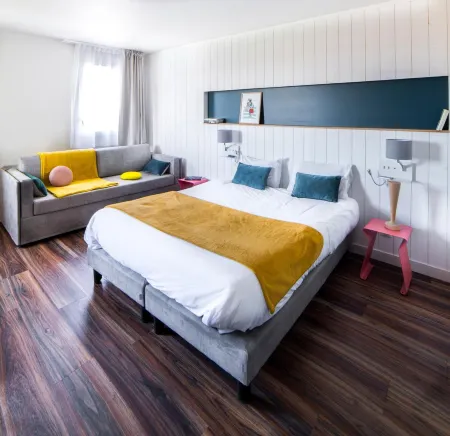 Logis Hôtel l'Air Marin Отели рядом с достопримечательностью «Fort Vauban»