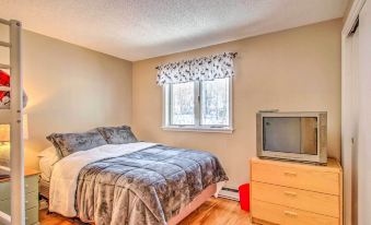 Ski Condo w/ Pool, Close to Story Land & Attitash!