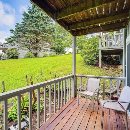 3 Mi to Slopes! Mtn-View Condo in Banner Elk