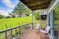 Banner Elk Mountain-View Condo: 3 Mi to Skiing!