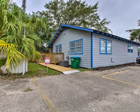 Downtown Ocean Springs Retreat 1 Mi to Beach! Hotels in Ocean Springs