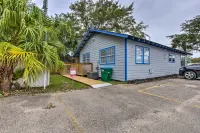Downtown Ocean Springs Retreat 1 Mi to Beach! - Apartments