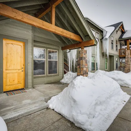 Cozy Park City Townhome by Dining, Shops and More!