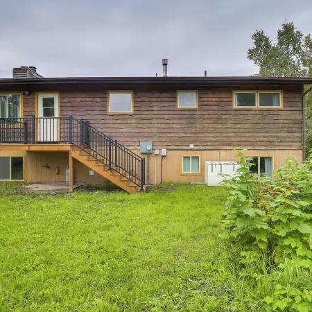 Serene Palmer Home Walk to Downtown and Riverfront!