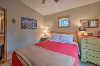 Cabin w/ AC, Hot Tub, Deck, Oversized Parking - 3-Star