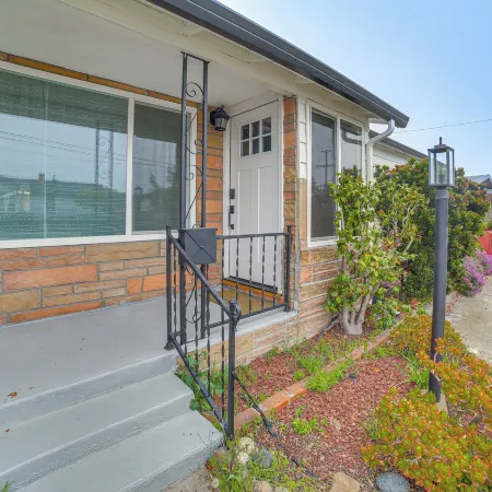 Seaside Vacation Rental w/ Patio Near Monterey Bay