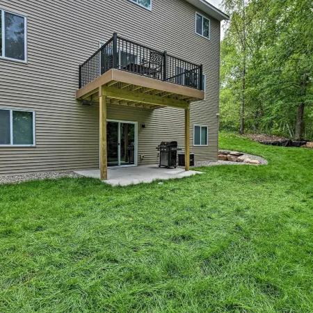 Walk to Gull Lake! Spacious Family Home w/ Deck