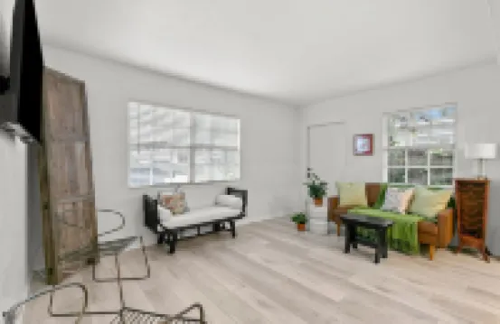 New! Bayside Escape - Cozy Hideaway Near Bayshore Beautiful