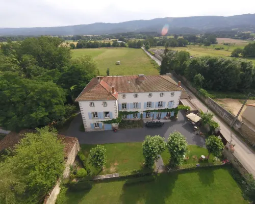 Domaine la Reveille Hotels in Dore-l’Eglise