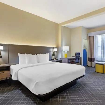 Comfort Suites Hanes Mall
