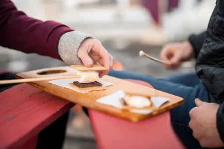 Lake House at High Peaks Resort Отели рядом с достопримечательностью «Гора Уайтфас»