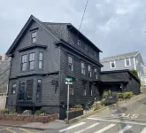 Crew's Quarters Boarding House - Caters to Men