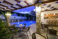 Neda Hotel - piscina