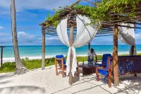 The Sands Beach Resort - Beach