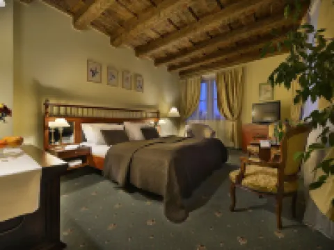 皮斯托蘇U3飯店 聖維特主教座堂附近的飯店