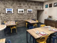 Logis Hotel Yseria - Historical Center