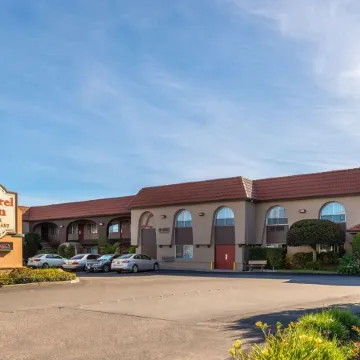 Laurel Inn & Conference Center Отели в г. Салинас