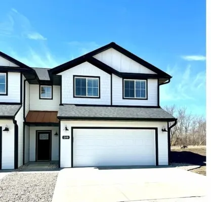 Welcome to Serenity - Spacious 4-bedroom townhome in Mankato minutes from MSU