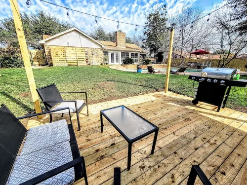 Texas Sunshine Oasis WACO/Silos/Baylor: Pool, Piano, PingPong, Pets on 1/2 acre