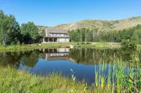 Tranquil Wyoming Cabin Near Uintas - 105 Acres! - parking