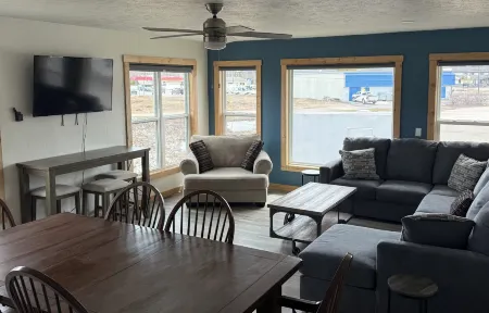 Mill Street Upper Apartment