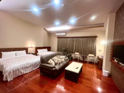 England Motel Hotels near Yilan Museum of Literature