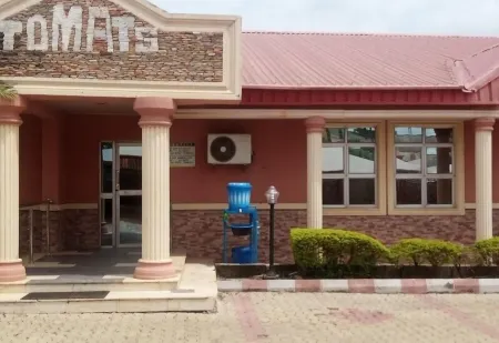 Tomats Hotel and Suites