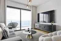 The Ocean Gaze by Homie