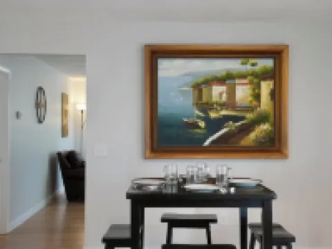 Cozy 2-bedroom stay in enchanting Smithfield with AC, WiFi Hotels in Smithfield