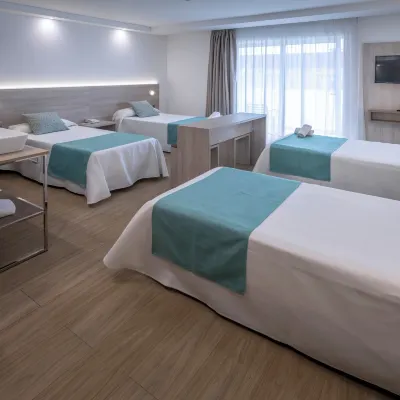 4R Salou Park Resort II Hoteles cerca de PortAventura World