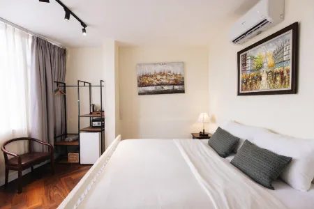 9 Hostel and Suites