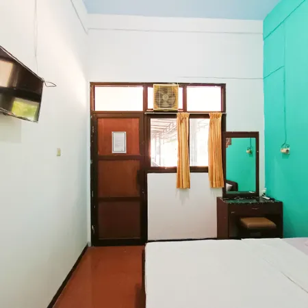 YUTAKA Inn Stasiun Kota Madiun Отели в г. Мадиун