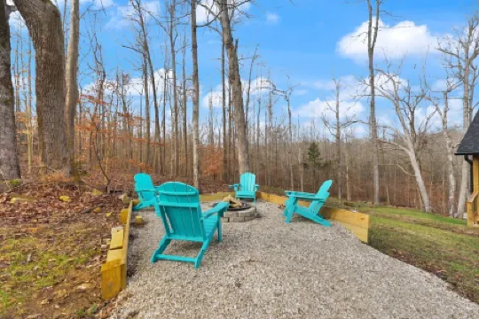 Spacious 3-bedroom house near Nolin Lake/Mammoth Cave, WiFi, Grill, Fire Pit!