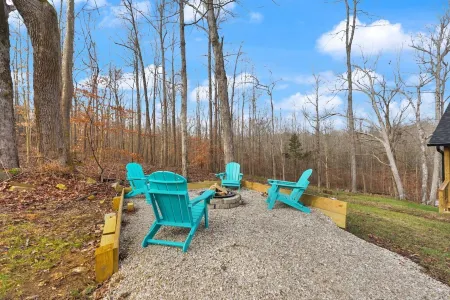 Spacious 3-bedroom house near Nolin Lake/Mammoth Cave, WiFi, Grill, Fire Pit!