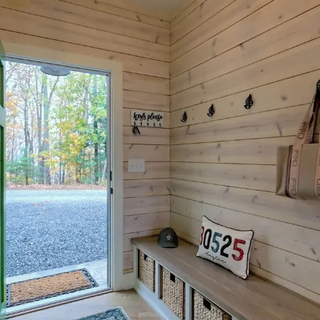 Luxury Bungalow with Mountain Views From Every Room 5 Minutes From Downtown