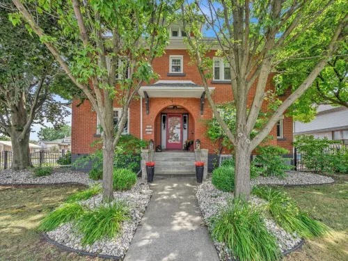 Nicklin House Hotel a Kingsville