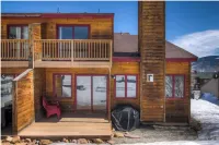 Remodeled Mountain Duplex Sleeps 6