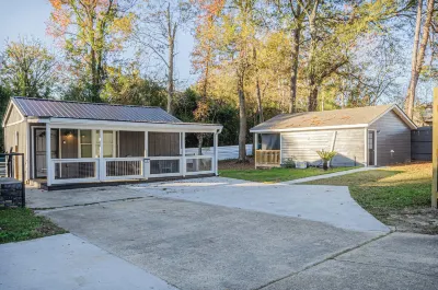 Cozy Studio Home Fully Equipped Hotels near Coca-Cola Space Science Center
