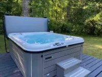 Farmhouse with private pool/hot tub on 50 acres