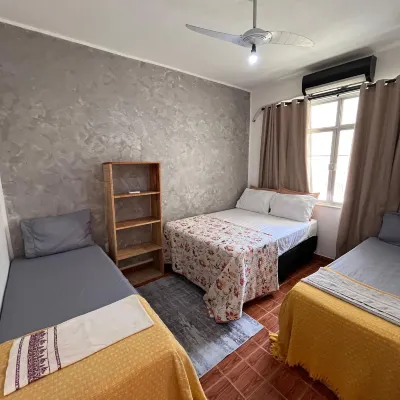 Colinna Hostel Hotels near RIOgaleão International Airport