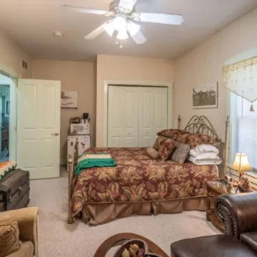 Stone Haus Bed & Breakfast