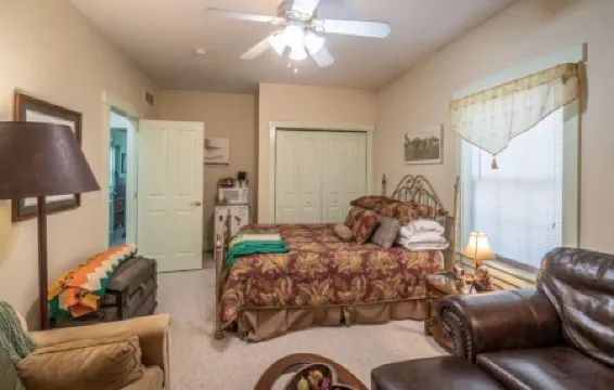 Stone Haus Bed & Breakfast