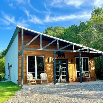 Cozy, Rustic Cabin w/ Pool Table, Foosball, & Fast WiFi, South of Norman