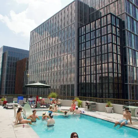 Modern Arlington 2BR + 2BA Gem , Metro Hub, 7 minutes to DCA