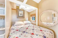 Quaint Carmel - Bungalow Close to Beach