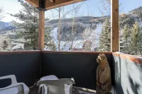 Lulu City 4B by AvantStay Beautiful Condo 100 Yards from Lift 7 Permit :3639